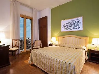 Isabella 3* Таормина